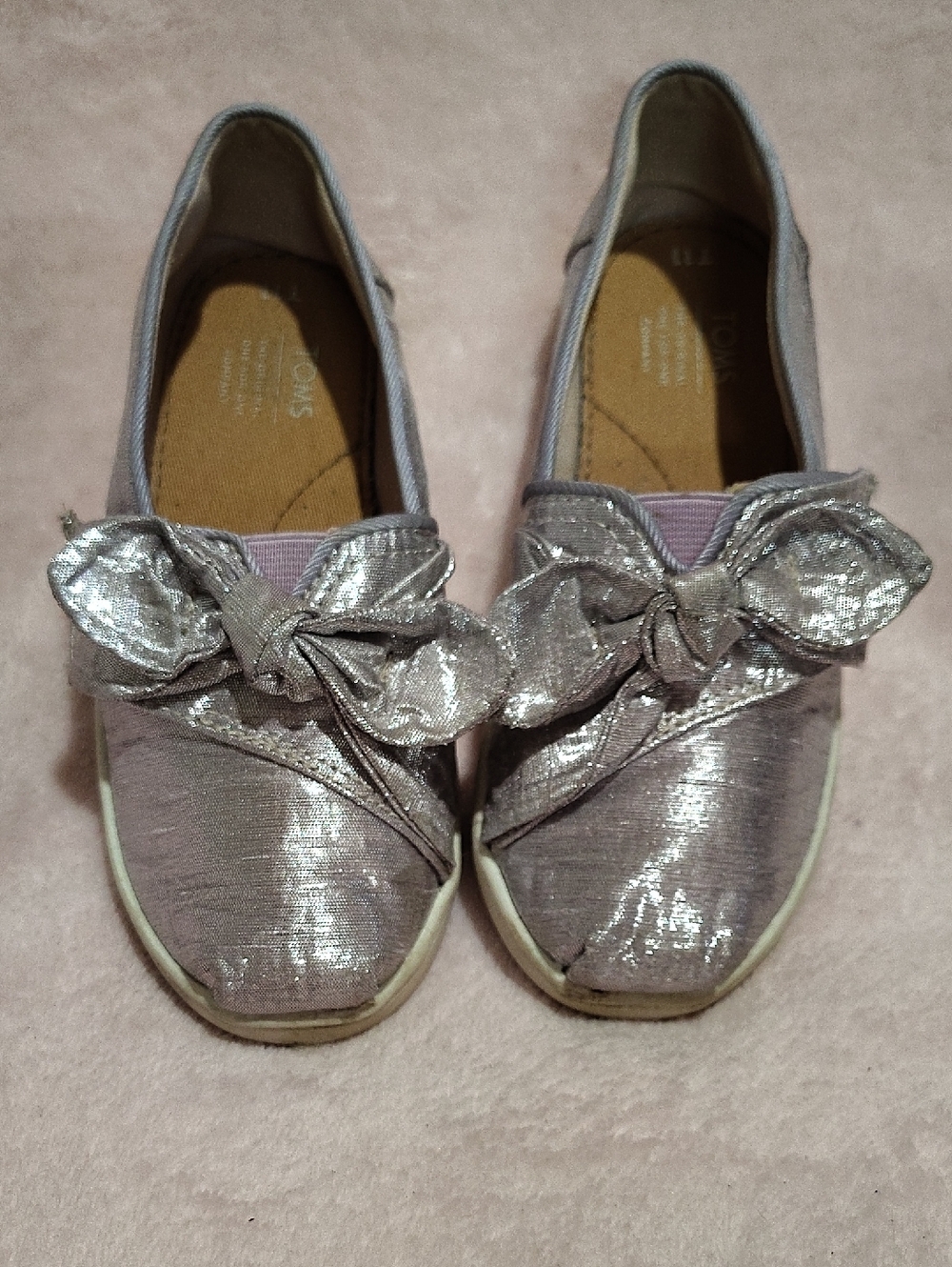TOMS Girl's Rose Silver Bow Slip-On Flats